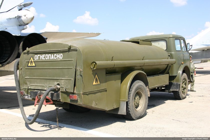 МАЗ 5334 топливозаправщик военный