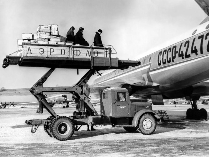 ТЗ-200 МАЗ-200 топливозаправщик