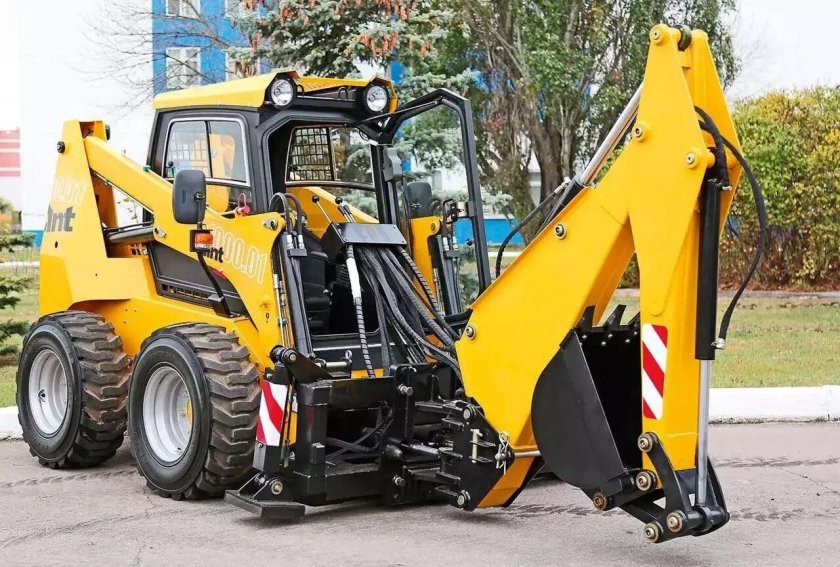 Мини-погрузчик универсальный Ant 1000.01