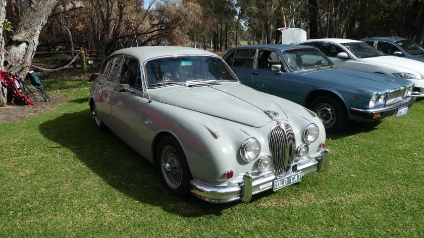 Jaguar mk2 police