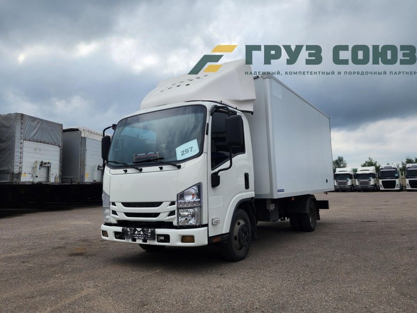 Isuzu nmr85h изотермический фургон