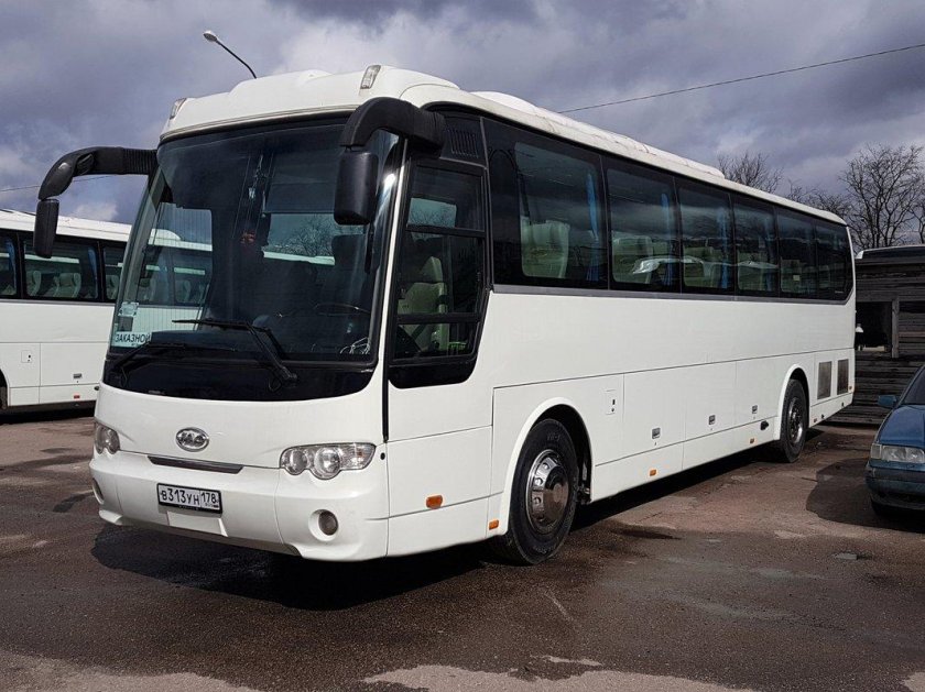 Белый автобус