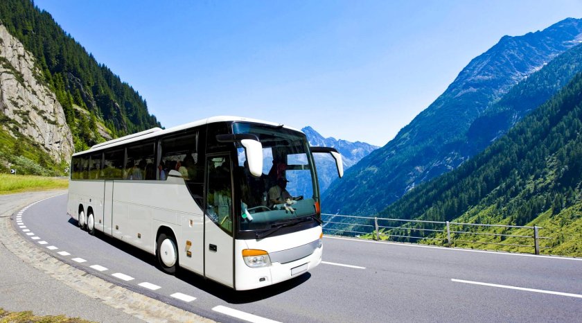 Автобус mercedes benz tourismo