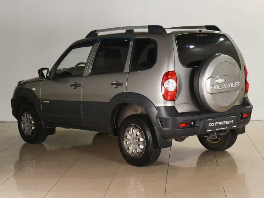 Нива Шевроле коричневая фото