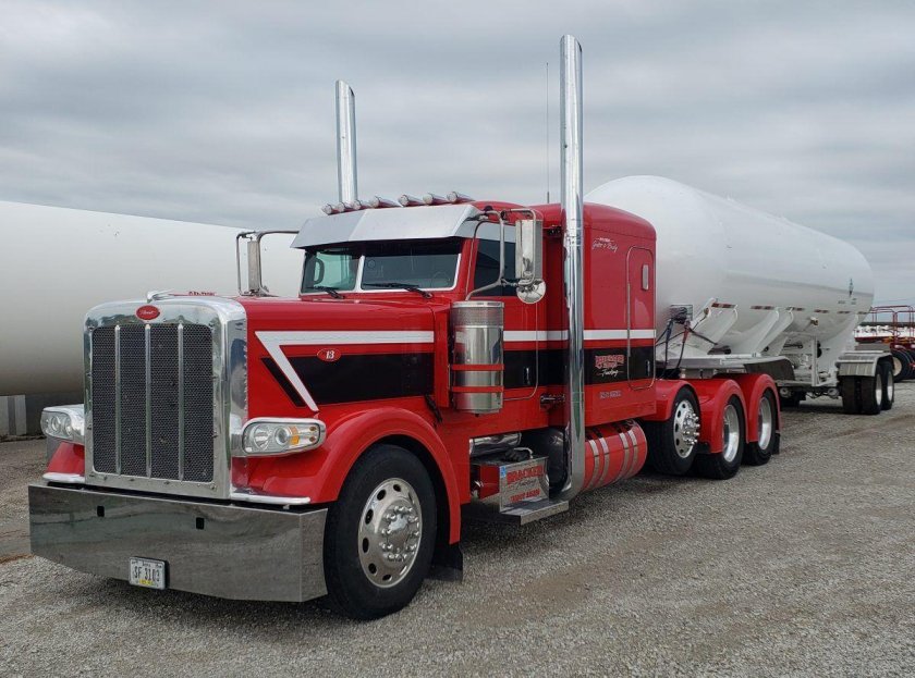 Петербилт 389