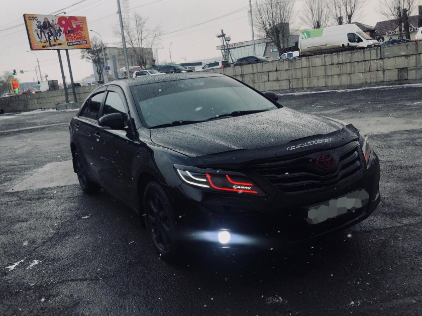 Toyota Camry 40 черная