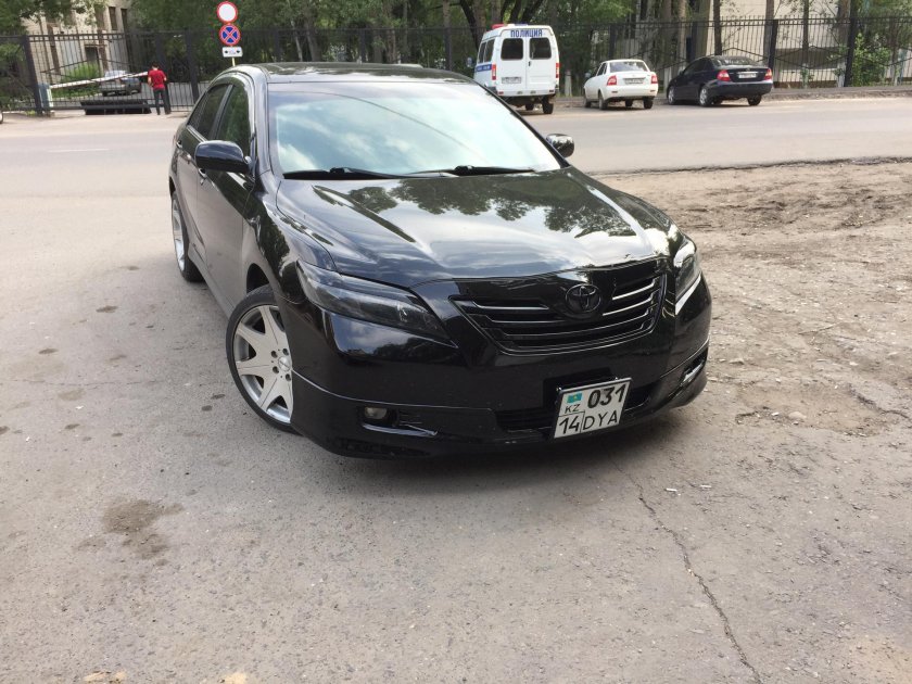 Toyota Camry 40 обвес черный