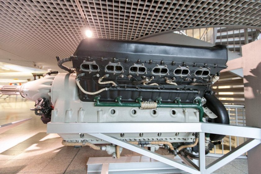 Авиадвигатель ам-42