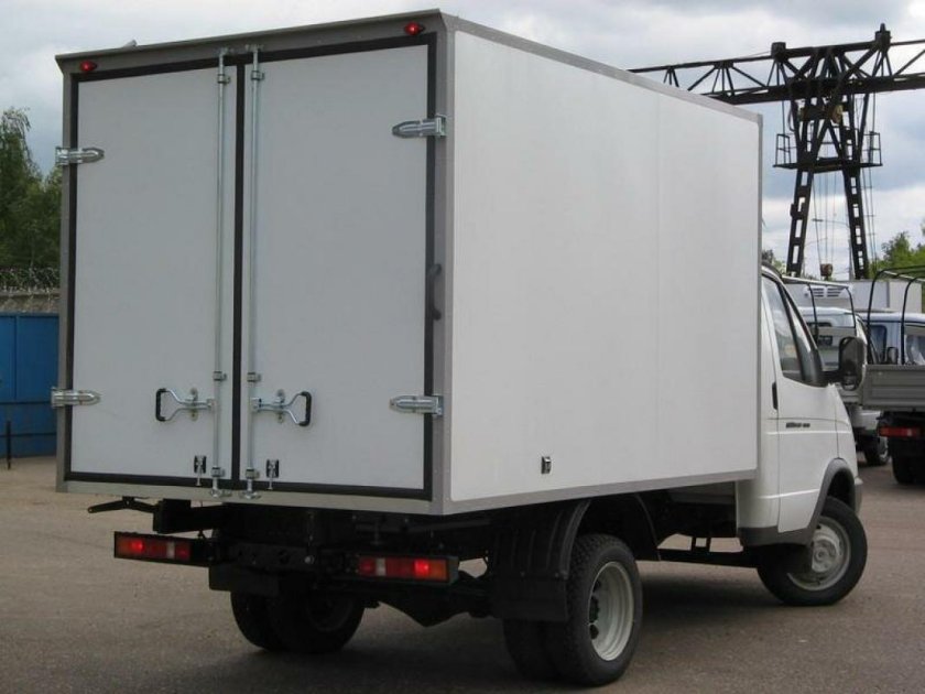 Газель 3302 фургон вид сзади