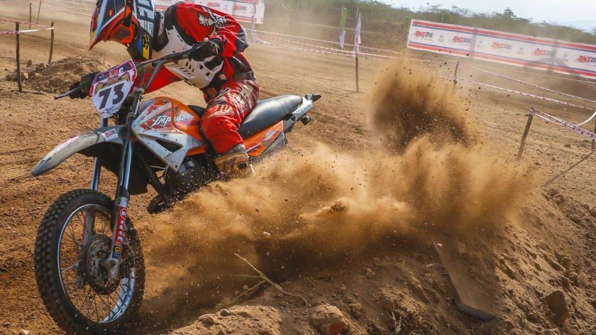 Гоночный мотоцикл для бездорожья