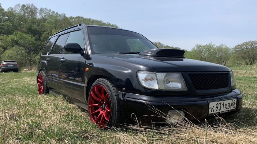 Субару Форестер СФ черный