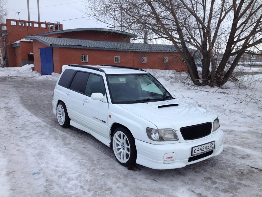 Субару Форестер sf5 2000