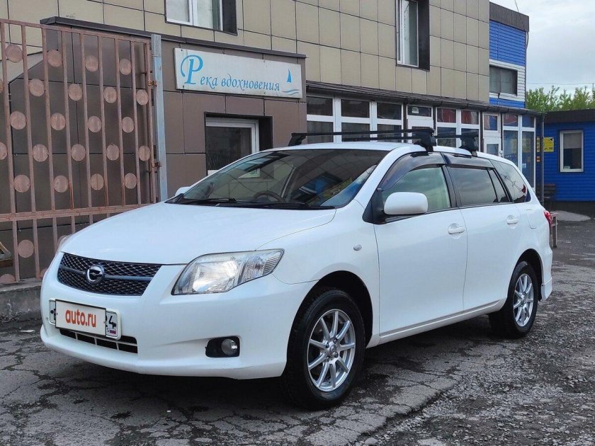 Toyota Corolla Fielder 2012