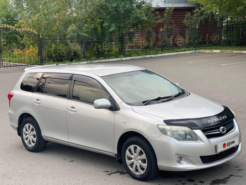 Toyota Corolla Fielder 2010