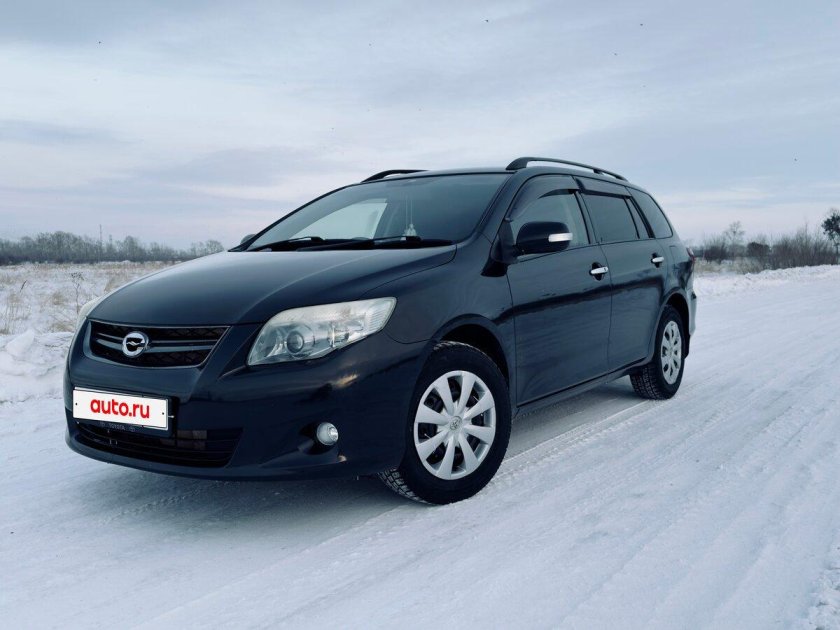 Toyota corolla fielder 2011