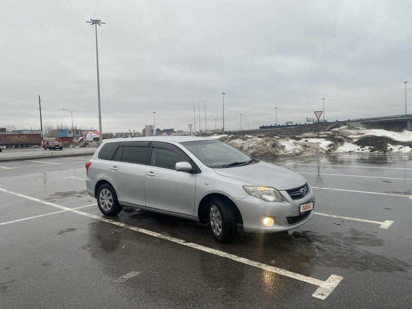 Toyota Corolla Fielder 2010