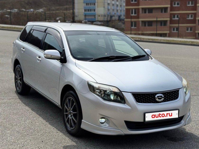 Toyota corolla fielder 2010