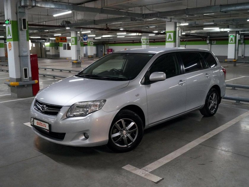 Toyota Corolla Fielder 2010