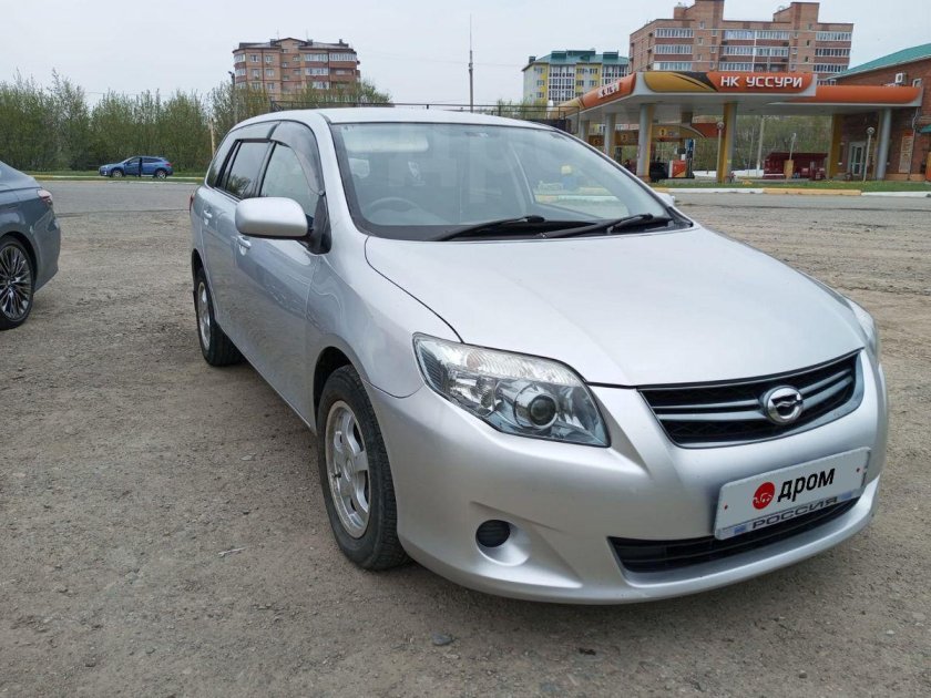 Toyota Fielder 2010