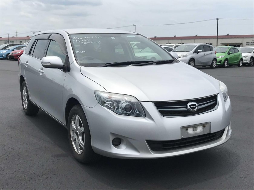 Toyota Corolla Fielder 2012