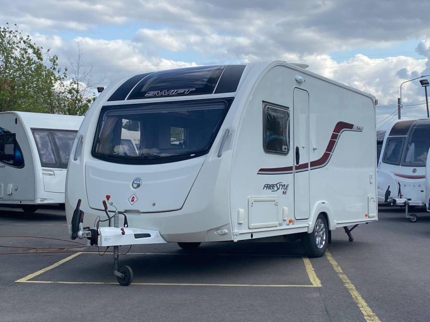 Прицеп-дача Swift Challenger 470 se