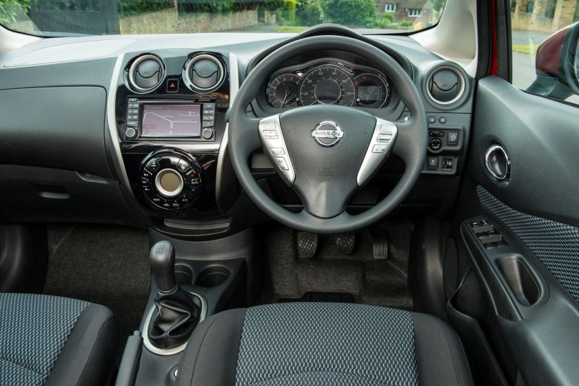 Nissan Note 2012 салон