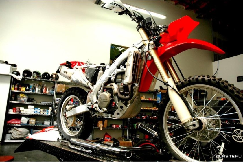 Мотоциклы на сервисе
