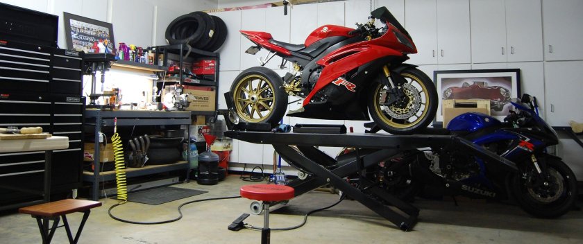 Гараж для мотоцикла