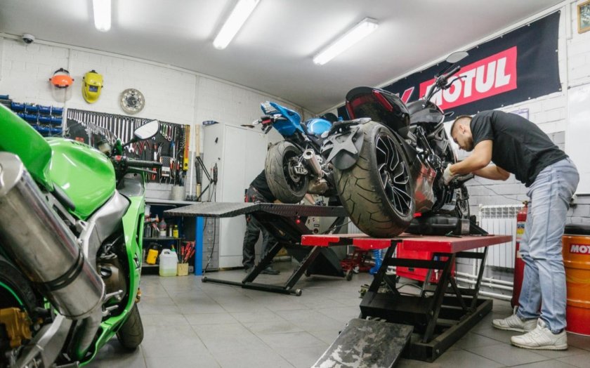 Мотоциклы на сервисе