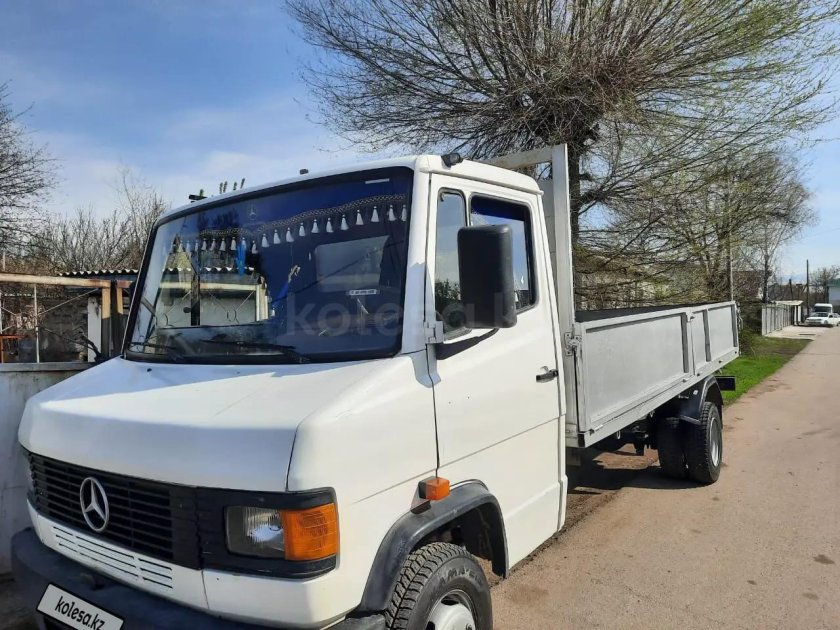 Мерседес бенц 410д бортовой