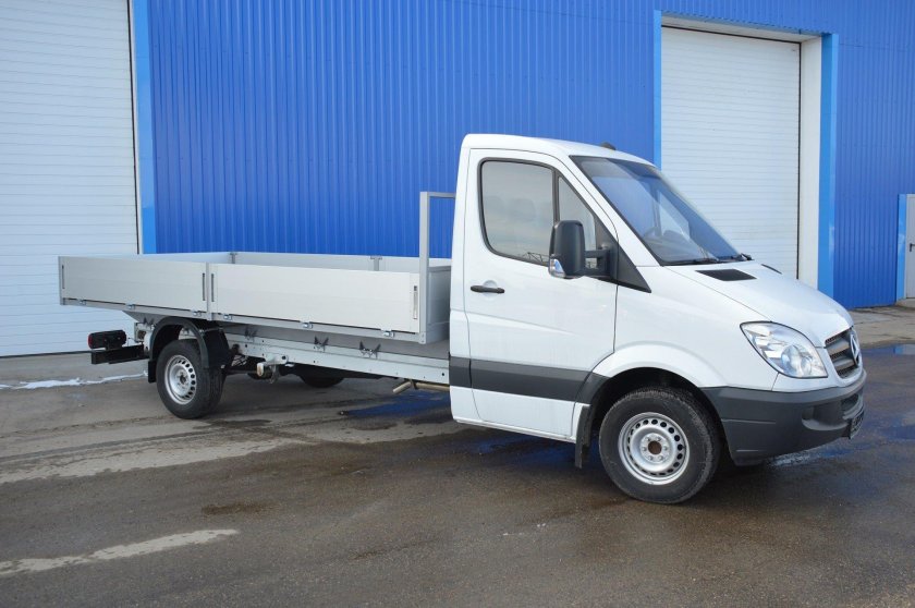 Мерседес Спринтер грузовой бортовой