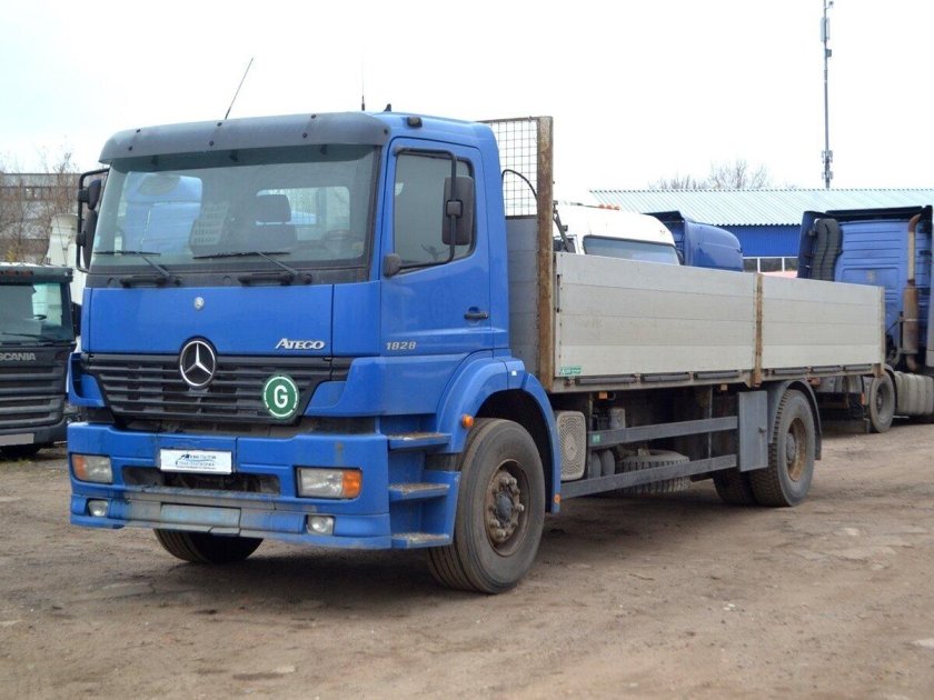 Мерседес бортовой грузовик
