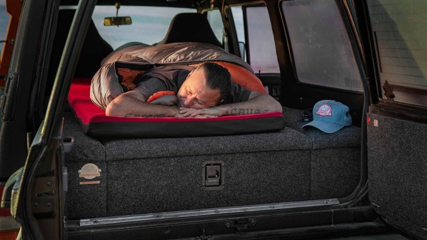 Спальник автомобильный