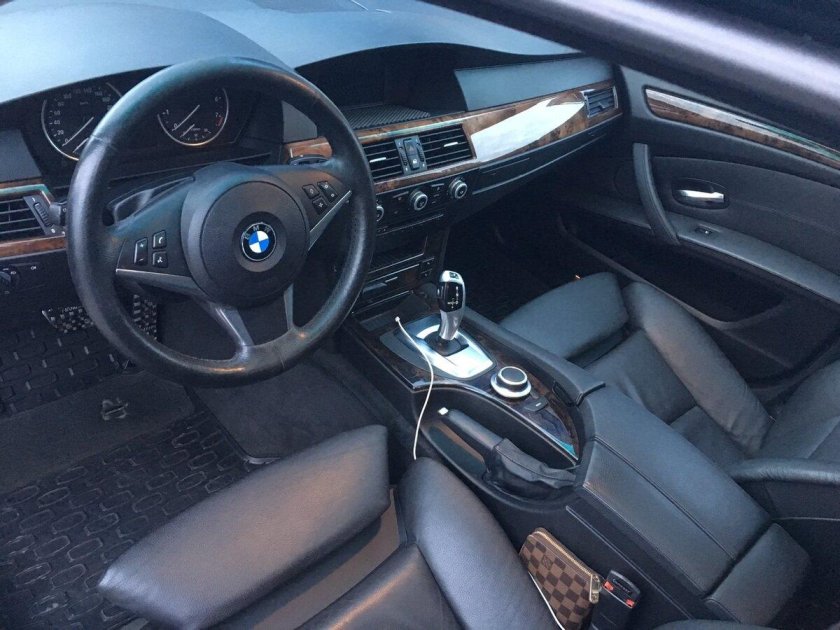 BMW 5 e60 салон