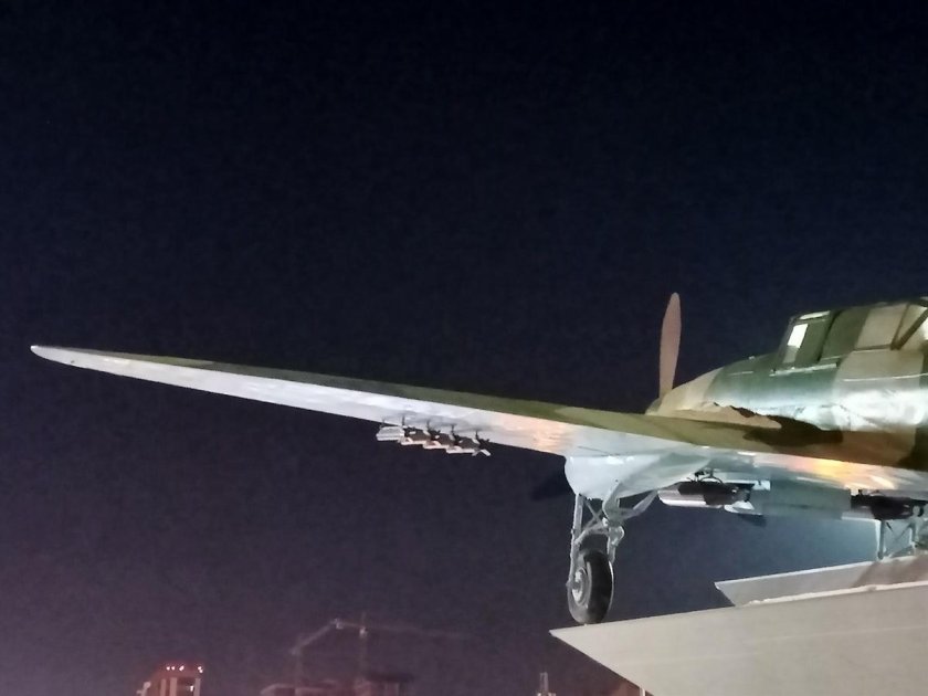 Памятник самолету штурмовику ил 2