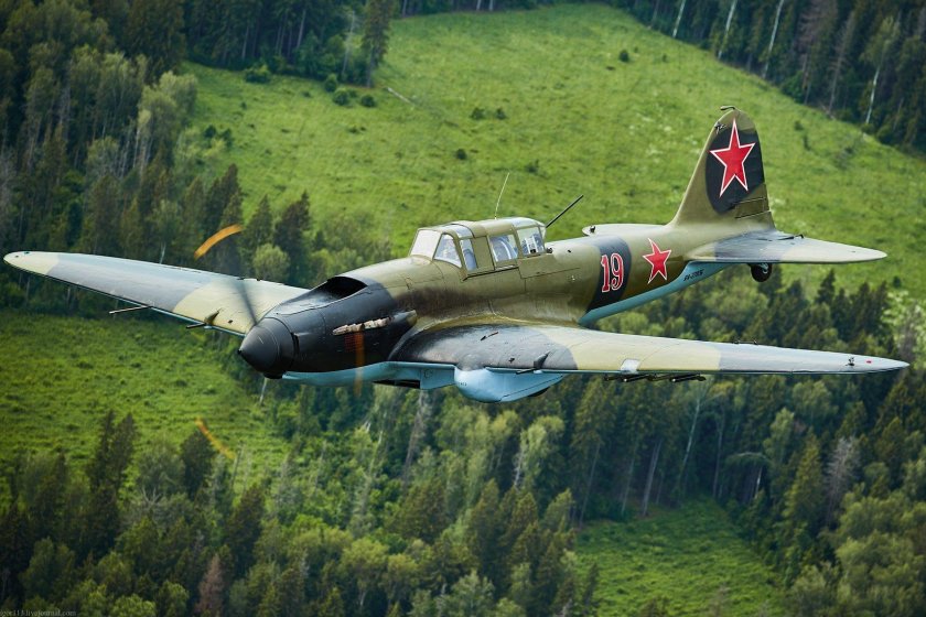 Самолёт ил-2 Штурмовик