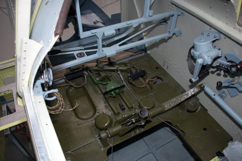 Ил-2 кабина пилота