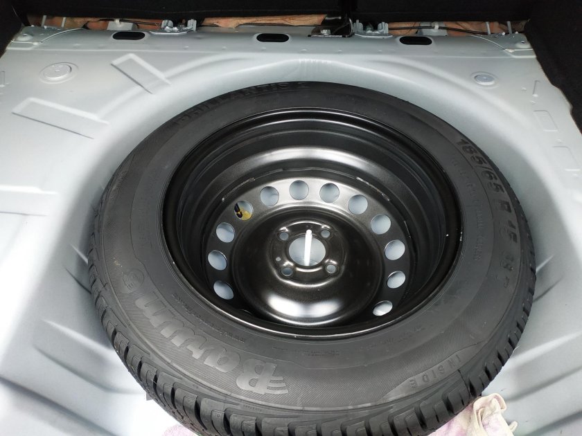 Запасное колесо Рено Логан 2