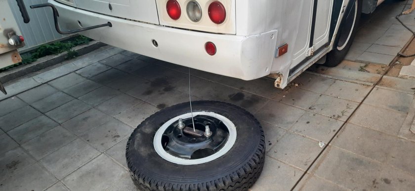 Крепление запасного колеса ПАЗ 3205