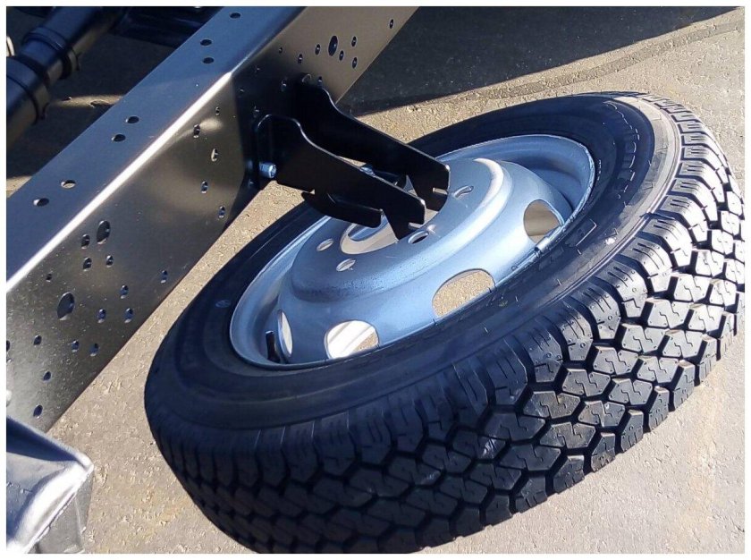 Кронштейн запасного колеса Газель 3302