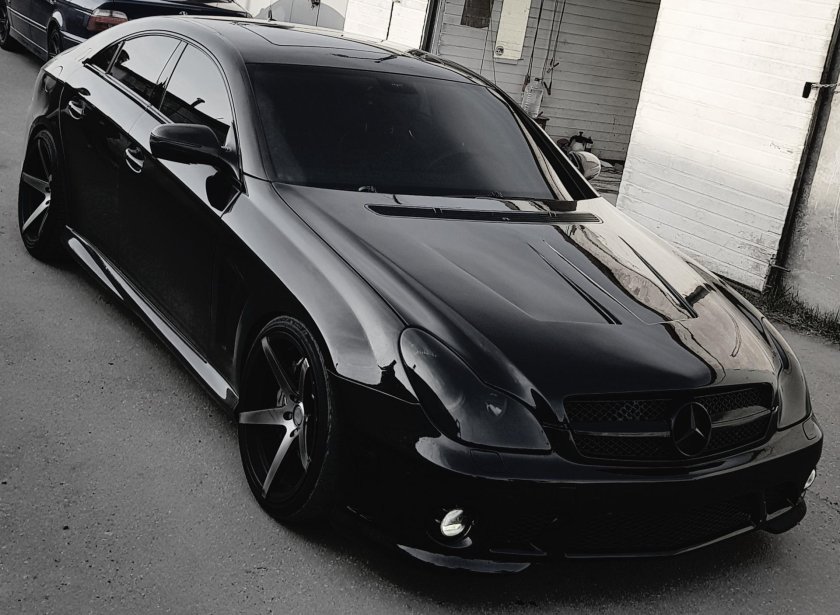 CLS 219 чёрный тонированный