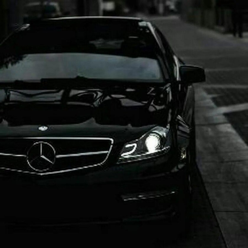 Мерседес c63 AMG В темноте