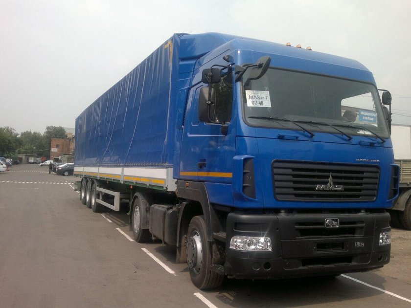 Тягач МАЗ 5440 С полуприцепом