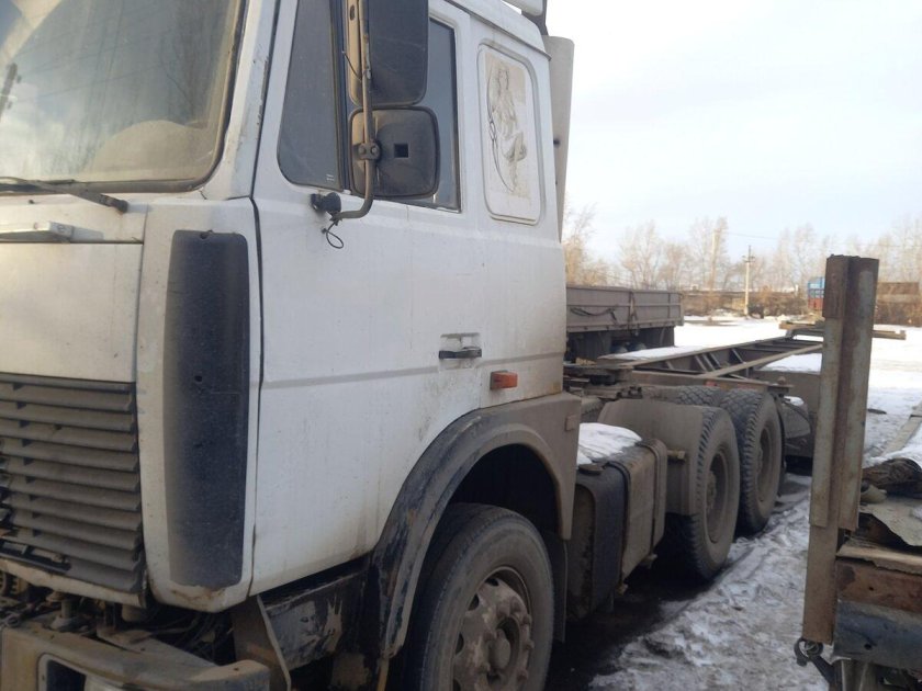 Тягач седельный маз 6422а8-330