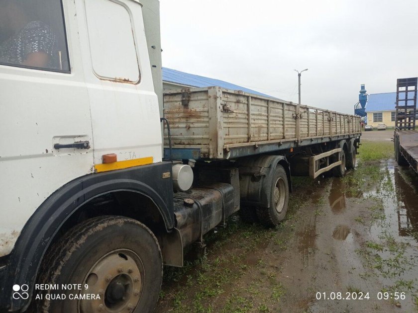 Седельный тягач с полуприцепом