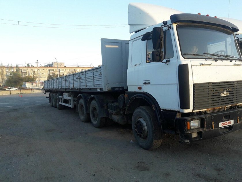 МАЗ тягач 6422 с прицепом