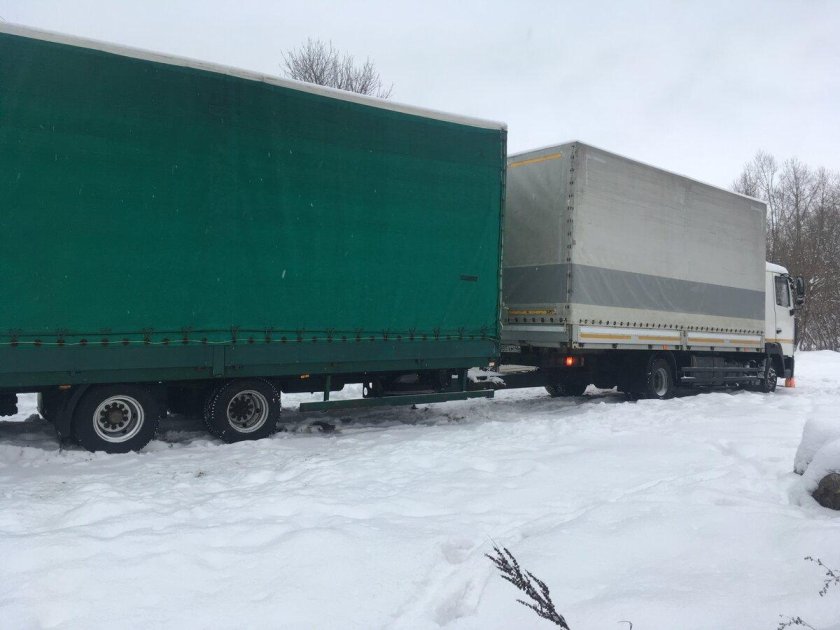 МАЗ 4371 С прицепом Тандем