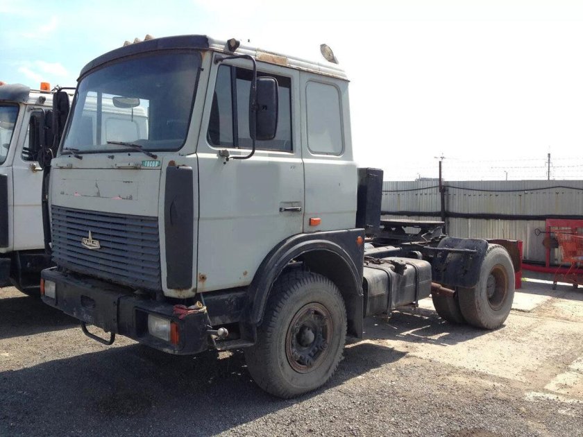 МАЗ 54329 тягач