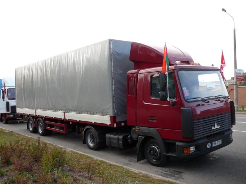 МАЗ Зубренок седельный тягач 447131