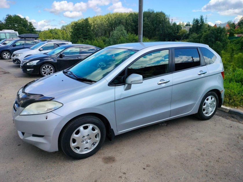 Хонда эдикс 2004 года